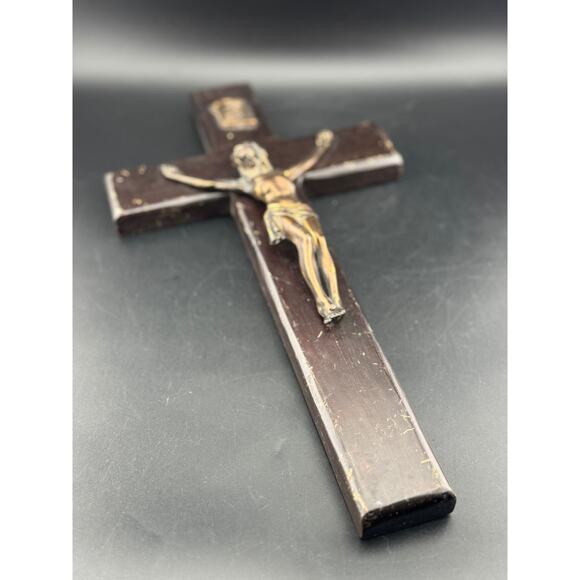 Vintage Wooden Crucifix with Metal Jesus - Picture 1 of 6
